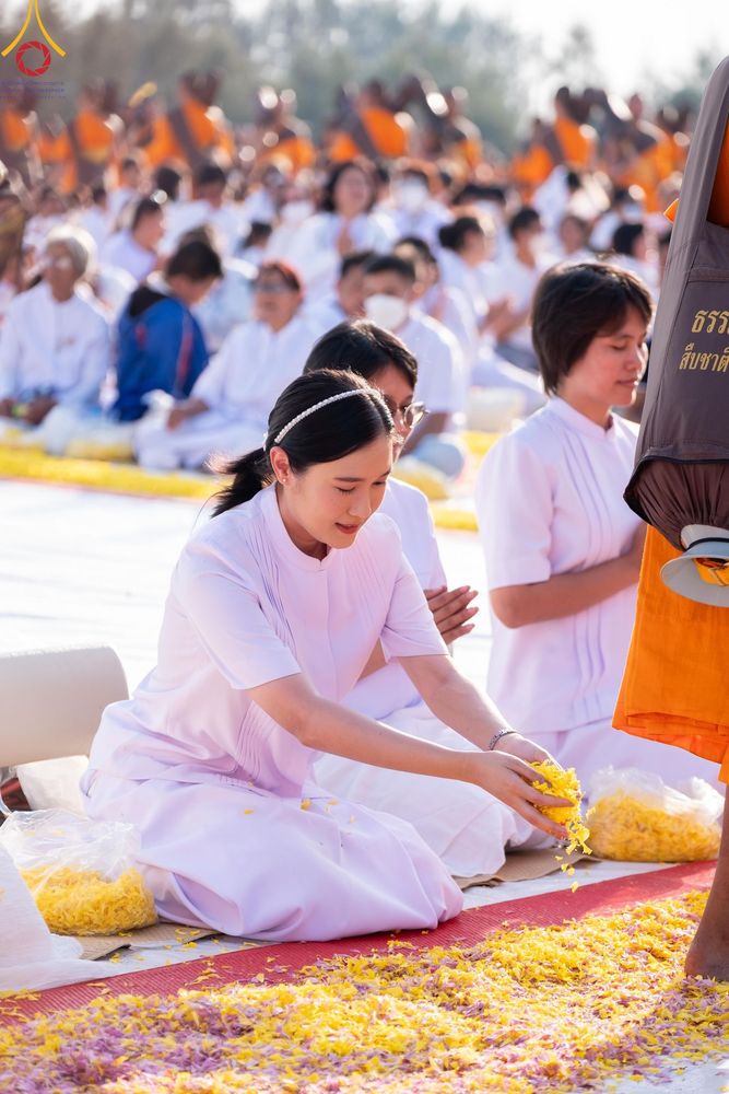 ภาพ No.198245:พิธีต้อนรับพระธรรมยาตรา ณ อนุสรณ์สถานลำดับที่ 5 สถานที่เผยแผ่วิชชาธรรมกายครั้งแรก อนุสรณ์สถานบางปลา วัดบางปลา อำเภอบางเลน จังหวัดนครปฐม ในโครงการธรรมยาตรา กตัญญูบูชา มหาปูชนียาจารย์ พระมงคลเทพมุนี(สด จนฺทสโร) พระผู้ปราบมาร ปีที่ 13 วัน 19 มกราคม พ.ศ.2568