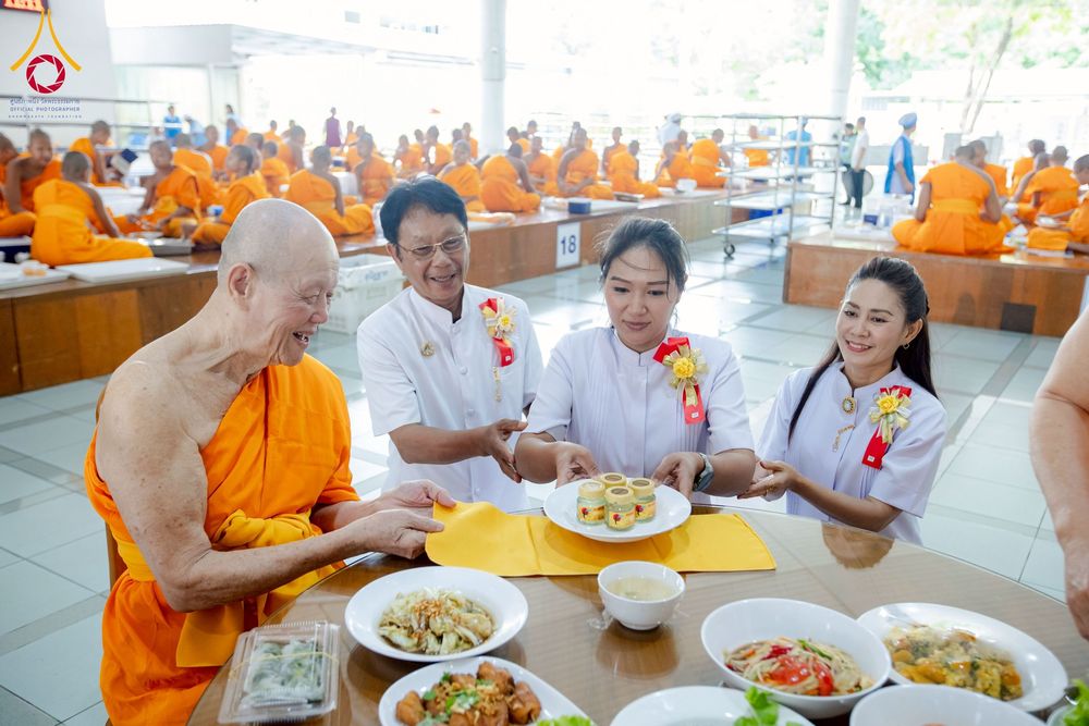 ภาพ No.265946:วันพุธที่ 5 พฤศจิกายน พ.ศ. 2568 (วันพระ ขึ้น 15 ค่ำ เดือน 12) พิธีบุพเปตพลี ครั้งที่ 172 ร่วมอุทิศบุญแด่หมู่ญาติที่ล่วงลับไปแล้ว และสืบทอดอายุพระพุทธศาสนา ณ หอฉันคุณยายอาจารย์ฯ วัดพระธรรมกาย