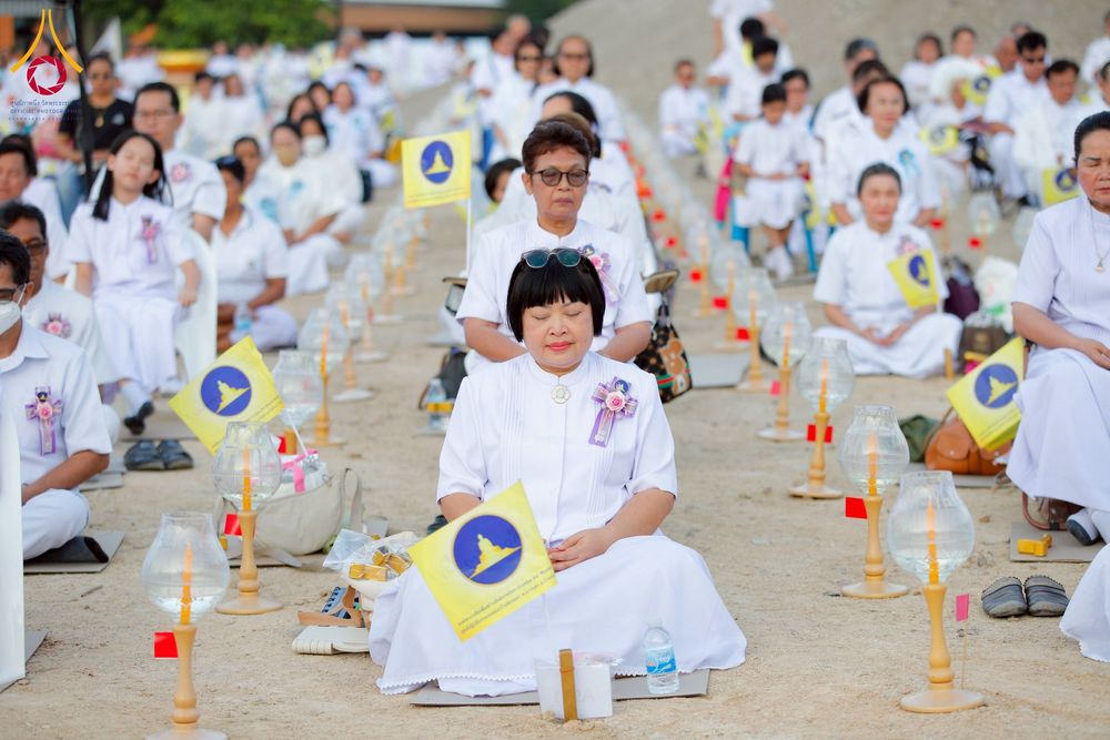 ภาพ No.275121:วันอาทิตย์ที่ 30 พฤศจิกายน พ.ศ. 2568 พิธีตอกเสาเข็ม "สร้างองค์พระเจดีย์เพื่อสร้างสันติภาพโลก" ต้นสุดท้าย ณ ศูนย์ปฏิบัติธรรมระยอง (บ้านช่องลม)