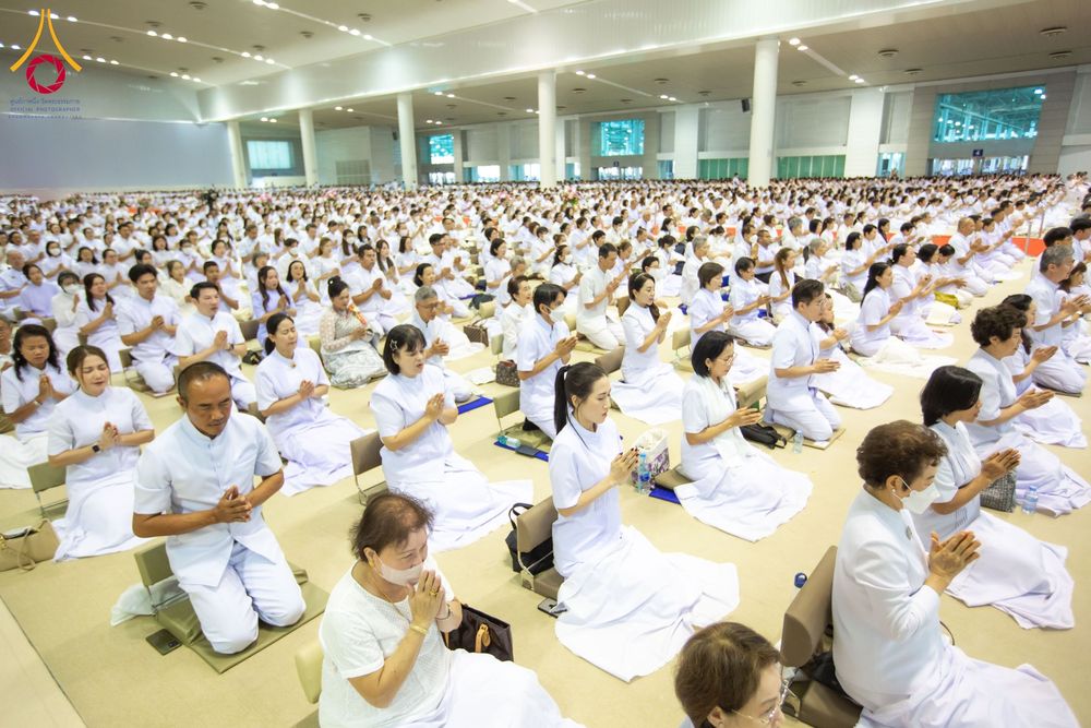 ภาพ No.209573:วันอาทิตย์ที่ 2 มีนาคม พ.ศ. 2568 พิธีบูชาข้าวพระ ณ สภาธรรมกายสากล วัดพระธรรมกาย