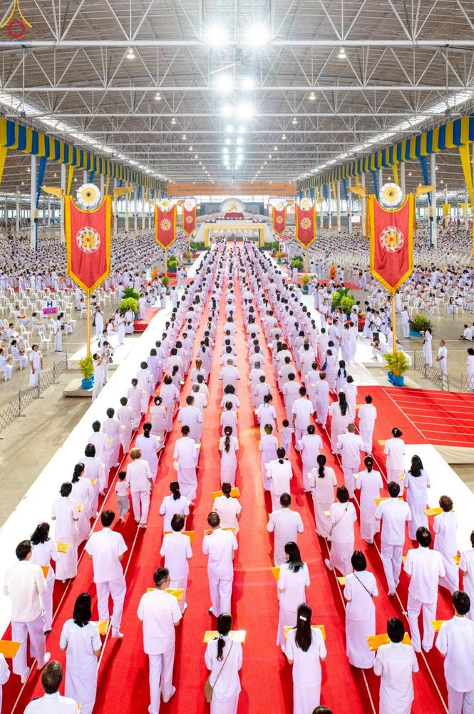 ภาพ No.251593:วันที่ 10 ตุลาคม พ.ศ. 2568 พิธีทอดผ้าป่าสมทบกฐินวัดพระธรรมกาย และสมทบกฐิน 30,000 กว่าวัดทั่วประเทศ ครั้งที่ 3 ณ สภาธรรมกายสากล วัดพระธรรมกาย