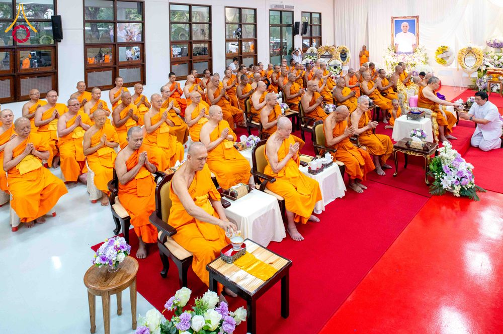 ภาพ No.315177:วันจันทร์ที่ 23 มีนาคม พ.ศ. 2569 พิธีบำเพ็ญกุศล คุณพ่อณรงค์ จินตมากุล  สิริอายุ 99 ปี 11 เดือน โยมบิดา พระครูปลัดรัตนวีรวัฒน์ (รังสฤษดิ์ อิทฺธิจินตโก) ที่ปรึกษาเจ้าคณะจังหวัดปทุมธานี เจ้าอาวาสวัดพระธรรมกาย  ณ ห้องปลูกศรัทธา 2 วัดพระธรรมกาย ปทุมธานี