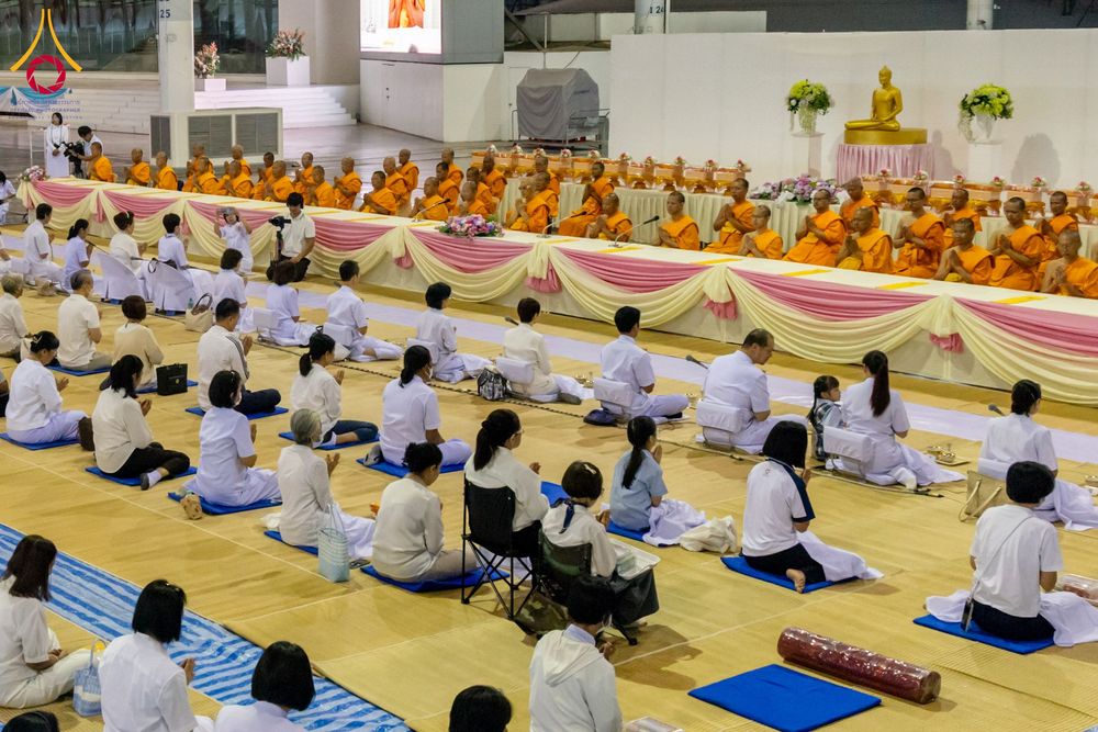 ภาพ No.303532:วันที่ 27 มกราคม พ.ศ. 2569 พิธีถวายภัตตาหารเป็นสังฆทาน แด่พระธรรมยาตรา ณ วัดพระธรรมกาย  จังหวัดปทุมธานี ในโครงการธรรมยาตรา กตัญญูบูชา มหาปูชนียาจารย์ พระมงคลเทพมุนี(สด จนฺทสโร) พระผู้ปราบมาร อนุสรณ์สถาน 7 แห่ง ปีที่ 14