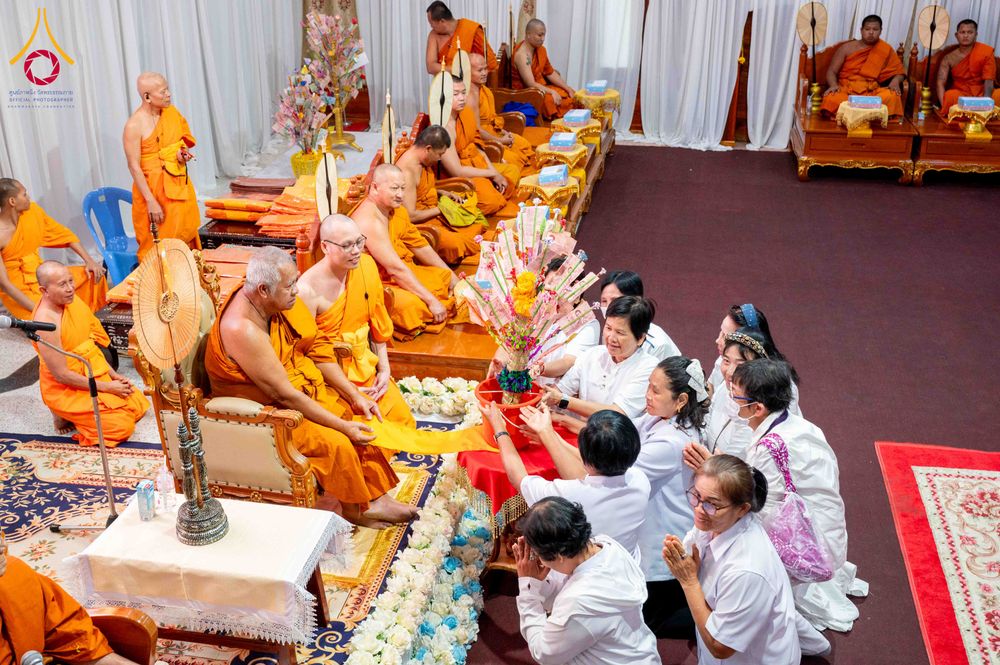 ภาพ No.304439:วันที่ 27 มกราคม พ.ศ. 2569 พิธีทอดผ้าป่าทำนุบำรุงศาสนสถาน ณ วัดบางไผ่นารถ ต.บางไทรป่า อ.บางเลน จ.นครปฐม ในโครงการธรรมยาตรา กตัญญูบูชา มหาปูชนียาจารย์ พระมงคลเทพมุนี(สด จนฺทสโร) พระผู้ปราบมาร อนุสรณ์สถาน 7 แห่ง ปีที่ 14