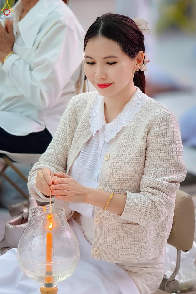 ภาพ No.297062:วันที่ 17 มกราคม พ.ศ. 2569 พิธีจุดประทีปถวายเป็นพุทธบูชา และบูชาธรรมมหาปูชนียาจารย์ (ภาพชุดที่ 2) ณ วัดโบสถ์บน ต.บางคูเวียง จ.นนทบุรี อนุสรณ์สถานลำดับที่ 4 สถานที่เกิดด้วยกายธรรม ในโครงการธรรมยาตรา กตัญญูบูชา มหาปูชนียาจารย์ พระมงคลเทพมุนี(สด จนฺทสโร) พร