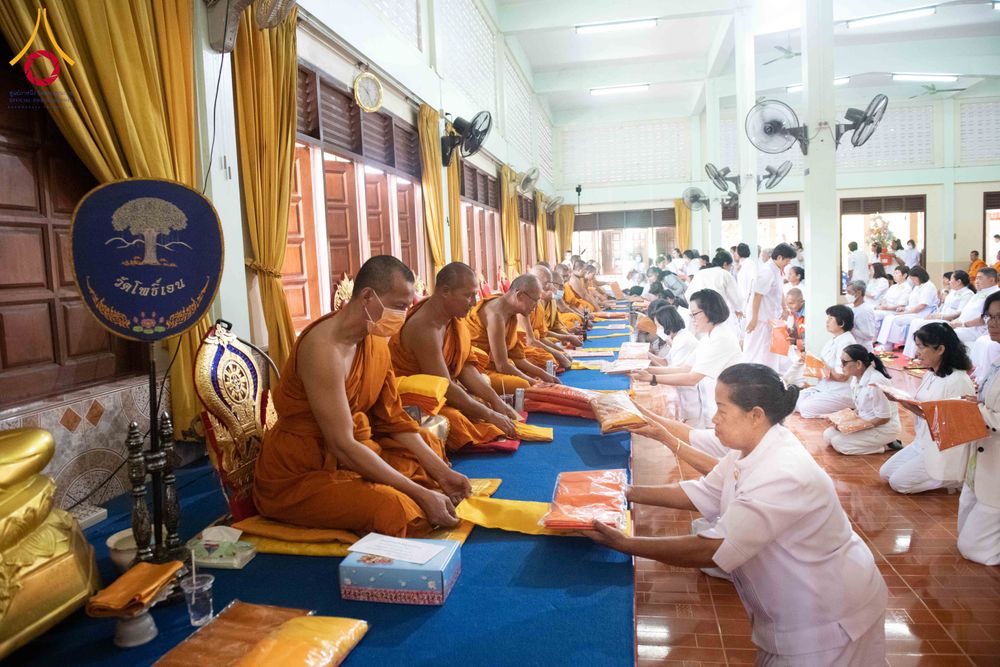 ภาพ No.296422:วันที่ 16 มกราคม พ.ศ. 2569 พิธีทอดผ้าป่าทำนุบำรุงศาสนสถาน ณ วัดโพธิ์เอน ต.บางขุนกอง อ.บางกรวย จ.นนทบุรี อนุสรณ์สถานลำดับที่ 4 สถานที่เกิดด้วยกายธรรม ในโครงการธรรมยาตรา กตัญญูบูชา มหาปูชนียาจารย์ พระมงคลเทพมุนี(สด จนฺทสโร) พระผู้ปราบมาร อนุสรณ์สถาน 7 แห่ง