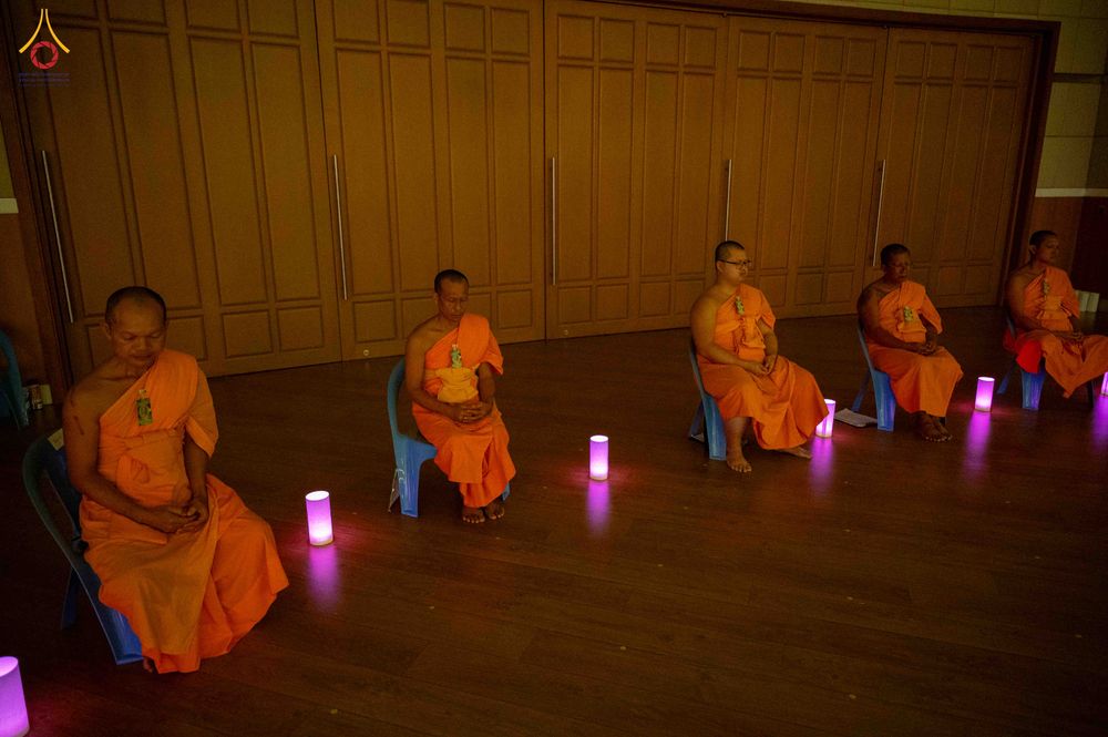 ภาพ No.341570:วันที่ 26 กรกฎาคม พ.ศ. 2569 โครงการพัฒนาคุณธรรม จริยธรรม สำหรับนักเรียนนายสิบตำรวจ (นสต.) รุ่นที่ 17 ศูนย์ฝึกอบรมตำรวจภูธรภาค 1 ได้จัดกิจกรรม  จุดเทียนรวมใจและปฏิบัติธรรมเจริญสมาธิภาวนา เพื่อน้อมอุทิศถวายเป็นพระราชกุศลฯ ณ ศูนย์ปฏิบัติธรรมเวิล์ดพีช วัลเล่
