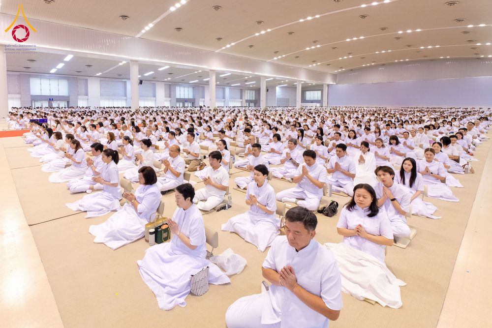 ภาพ No.287656:วันที่ 1 มกราคม พ.ศ. 2569 พิธีบูชาข้าวพระ ณ สภาธรรมกายสากล วัดพระธรรมกาย