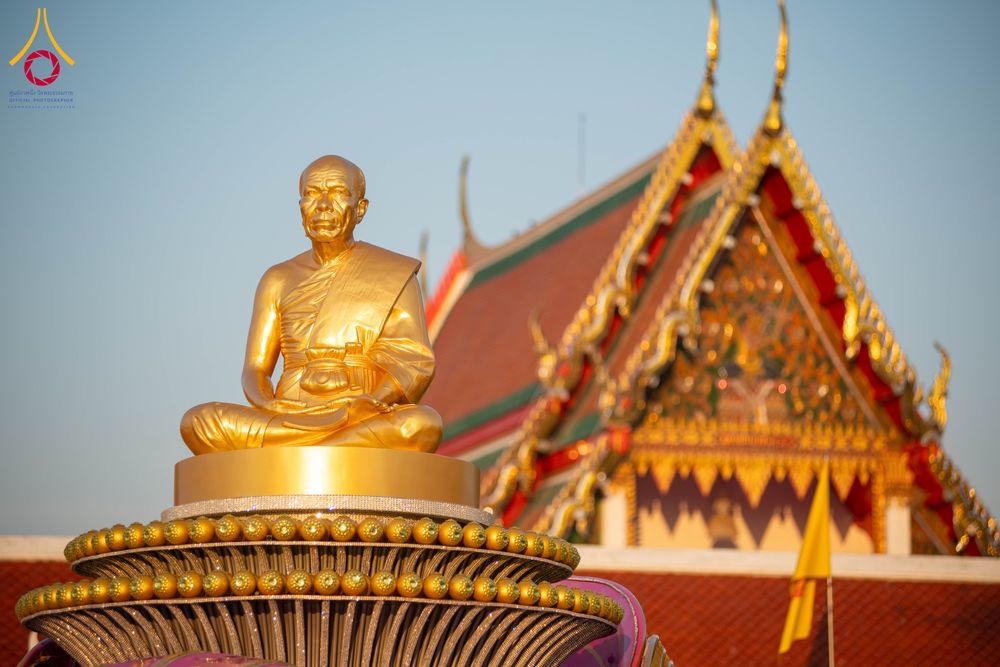 ภาพ No.294700:วันอาทิตย์ที่ 14 ธันวาคม พ.ศ.2568 พระธรรมยาตราปฏิบัติธรรมและถ่ายภาพหมู่ประวัติศาสตร์ ณ วัดสองพี่น้อง ต.ต้นตาล อ.สองพี่น้อง จ.สุพรรณบุรี ในโครงการธรรมยาตรา กตัญญูบูชา มหาปูชนียาจารย์ พระมงคลเทพมุนี(สด จนฺทสโร) พระผู้ปราบมาร อนุสรณ์สถาน 7 แห่ง ปีที่ 14