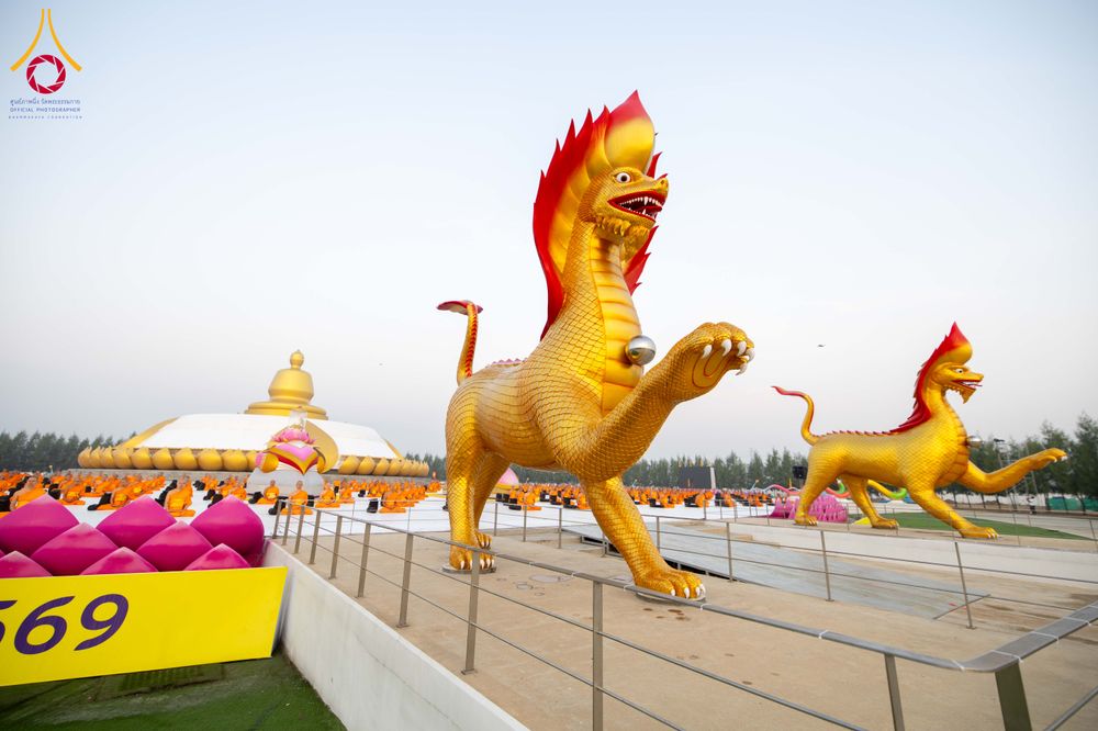 ภาพ No.299770:วันที่ 19 มกราคม พ.ศ.2569 พระธรรมยาตราปฏิบัติธรรมและถ่ายภาพหมู่ประวัติศาสตร์ ณ อนุสรณ์สถานลำดับที่ 5 สถานที่เผยแผ่วิชชาธรรมกายครั้งแรก  อนุสรณ์สถานบางปลาวัดบางปลา อ.บางเลน จ.นครปฐม ในโครงการธรรมยาตรา กตัญญูบูชา มหาปูชนียาจารย์ พระมงคลเทพมุนี(สด จนฺทสโร) 