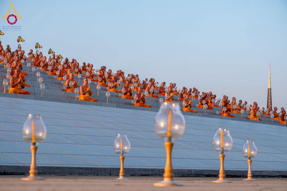 ภาพ No.312034:วันอังคารที่ 3 มีนาคม พ.ศ.2569 พิธีเวียนประทักษิณและจุดมาฆประทีป ณ ลานธรรมพระมหาธรรมกายเจดีย์ วัดพระธรรมกาย