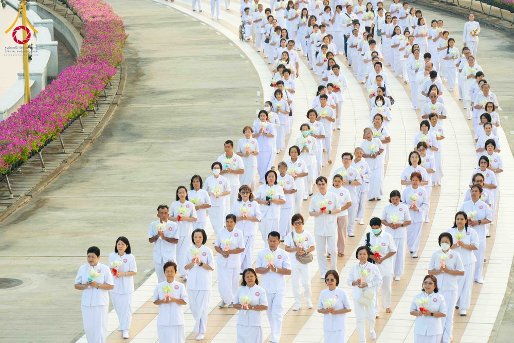 ภาพ No.319368:วันเสาร์ที่ 4 เมษายน พ.ศ.2569 พิธีขอขมา มอบผ้าไตร และถวายบาตรแด่นาคธรรมทายาท ในโครงการบรรพชาสามเณรฟื้นฟูพระพุทธศาสนาทั่วไทย โครงการหน่อแก้วเปรียญธรรม รุ่นที่ 14 โครงการสามเณรยุวธรรมทายาท รุ่นที่ 34 โครงการสามเณรมัชฌิมธรรมทายาท รุ่นที่ 30 ณ สภาธรรมกายสากล