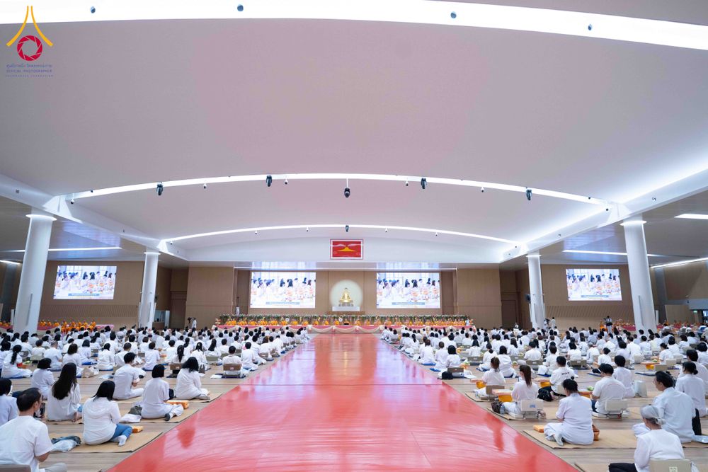 ภาพ No.313605:วันอาทิตย์ที่ 15 มีนาคม พ.ศ. 2569 พิธีร่วมบุญบรรพชาสามเณร 5000 รูป ณ ห้องแก้วสารพัดนึก 2 สภาธรรมกายสากล วัดพระธรรมกาย