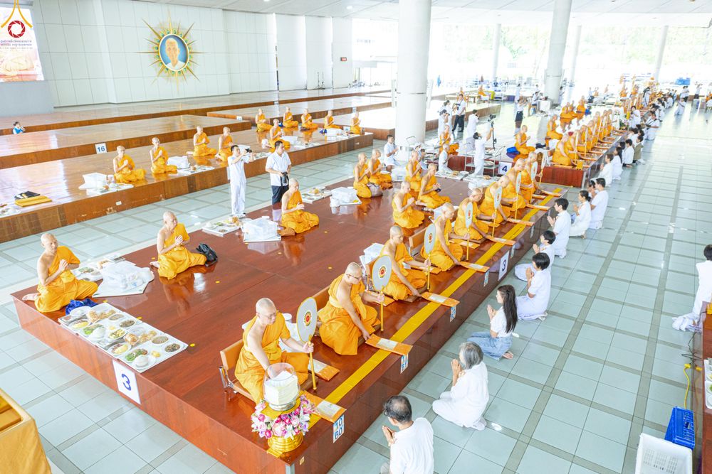 ภาพ No.317591:วันพฤหัสบดีที่ 2 เมษายน พ.ศ.2569 พิธีบุพเปตพลี ครั้งที่ 180 ณ หอฉันคุณยายอาจารย์ฯ วัดพระธรรมกาย