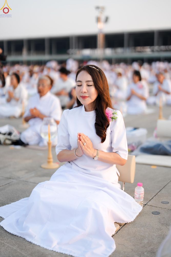 ภาพ No.307732:วันที่ 31 มกราคม พ.ศ. 2569 พิธีจุดประทีปธรรมถวายเป็นพุทธบูชา  และบูชาธรรมมหาปูชนียาจารย์ (ภาพชุดที่ 2) ณ วัดพระธรรมกาย ปทุมธานี ในโครงการธรรมยาตรา กตัญญูบูชา มหาปูชนียาจารย์ พระมงคลเทพมุนี(สด จนฺทสโร) พระผู้ปราบมาร อนุสรณ์สถาน 7 แห่ง ปีที่ 14