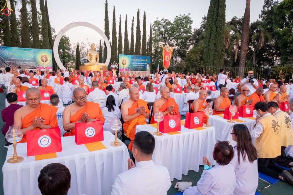 ภาพ No.332959:วันอาทิตย์ที่ 31 พฤษภาคม พ.ศ. 2569 วันวิสาขบูชา ณ วัดพระธรรมกายแคลิฟอร์เนีย  ประเทศสหรัฐอเมริกา