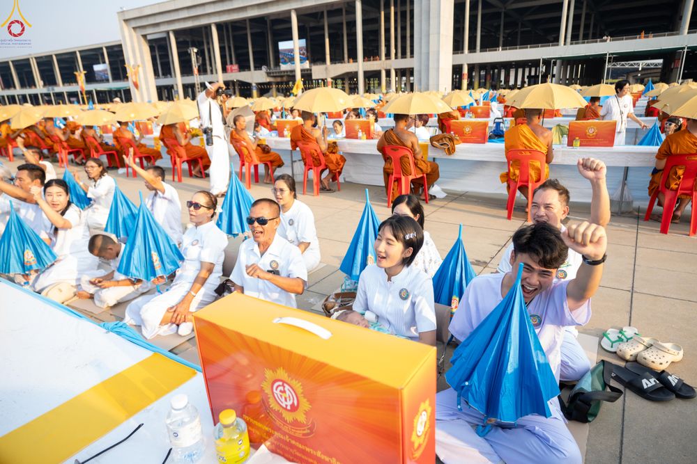 ภาพ No.323989:วันที่ 22 เมษายน พ.ศ.2569 (วันคุ้มครองโลก) พิธีถวายมหาสังฆทาน 40,000 กว่าวัดทั่วประเทศ ณ ลานธรรม พระมหาธรรมกายเจดีย์ วัดพระธรรมกาย