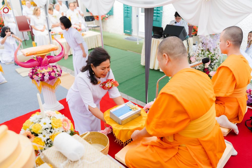 ภาพ No.286177:วันที่ 13 กรกฎาคม พ.ศ. 2568  พิธีทอดผ้าป่าฉลอง 13 ปี  วัดพระธรรมกายสวิตเซอร์แลนด์