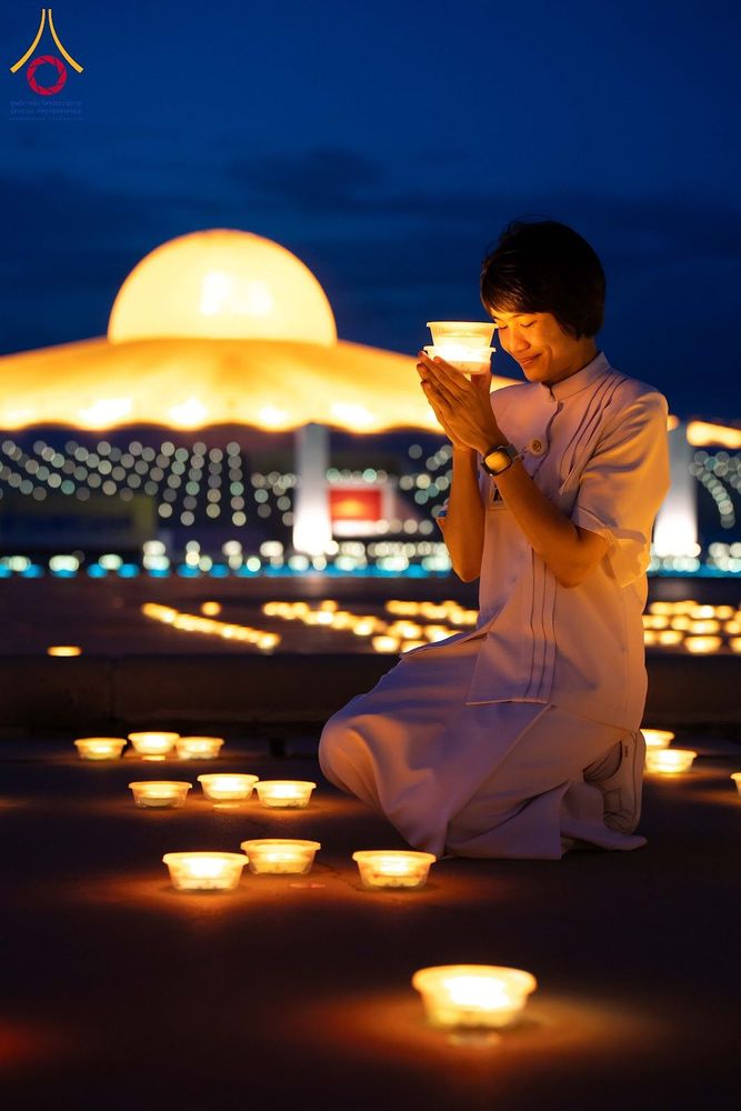 ภาพ No.345803:วันพฤหัสบดีที่ 27 สิงหาคม พ.ศ.2569 พิธีจุดประทีป เนื่องในวันธรรมชัย ณ วัดพระธรรมกาย ปทุมธานี