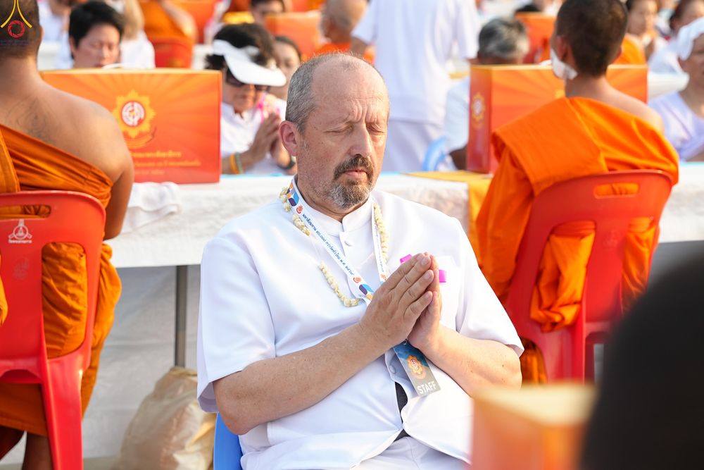 ภาพ No.324753:วันที่ 22 เมษายน พ.ศ.2569 (วันคุ้มครองโลก) บรรยากาศสาธุชน ในงานถวายมหาสังฆทาน 40,000 กว่าวัดทั่วประเทศ ณ ลานธรรม วัดพระธรรมกาย