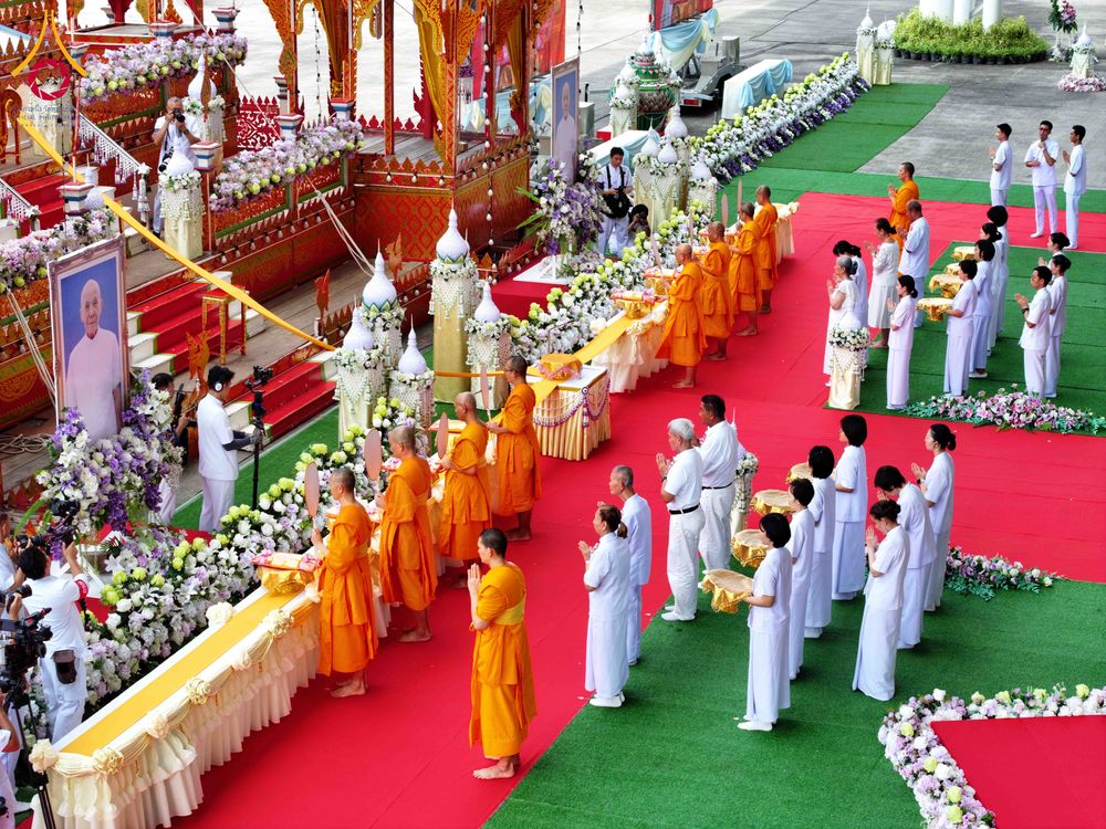 ภาพ No.316518:วันอาทิตย์ที่ 29 มีนาคม พ.ศ. 2569 พิธีทอดผ้าบังสุกุลและพิธีชำระร่าง โยมพ่อณรงค์ จินตมากุล  สิริอายุ 99 ปี 11 เดือน โยมบิดา พระครูปลัดรัตนวีรวัฒน์ (รังสฤษดิ์ อิทฺธิจินตโก) ที่ปรึกษาเจ้าคณะจังหวัดปทุมธานี เจ้าอาวาสวัดพระธรรมกาย  ณ ฌาปนสถานชั่วคราว ทางเข้า 