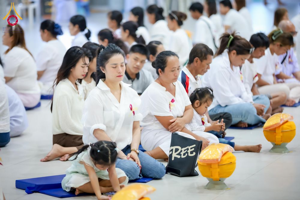 ภาพ No.317537:วันอาทิตย์ ที่ 29 มีนาคม พ.ศ.2569  พิธีปลงผม , พิธีขอขมามอบบาตรและผ้าไตร , พิธีบรรพชา ณ ศูนย์ปฏิบัติธรรมสมุทรปราการ จำนวน 42 รูป