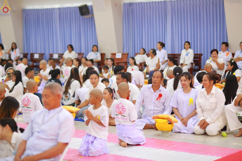 ภาพ No.320200:วันเสาร์ที่ 4 เมษายน 2569 พิธีตัดปอยผม ขอขมาผู้ปกครอง  มอบบาตร-ผ้าไตร และพิธีบรรพชาสามเณร 87 รูป  ณ ศูนย์ปฏิบัติธรรมระยอง(บ้านช่องลม)  ต.บางบุตร อ.บ้านค่าย จ.ระยอง