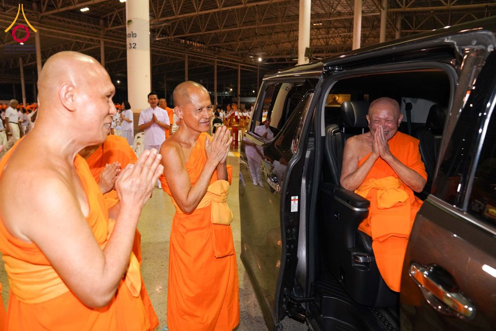 ภาพ No.316727:วันอาทิตย์ที่ 29 มีนาคม พ.ศ. 2569 พิธีทอดผ้าบังสุกุลและพิธีชำระร่าง โยมพ่อณรงค์ จินตมากุล  สิริอายุ 99 ปี 11 เดือน โยมบิดา พระครูปลัดรัตนวีรวัฒน์ (รังสฤษดิ์ อิทฺธิจินตโก) ที่ปรึกษาเจ้าคณะจังหวัดปทุมธานี เจ้าอาวาสวัดพระธรรมกาย  ณ ฌาปนสถานชั่วคราว ทางเข้า 