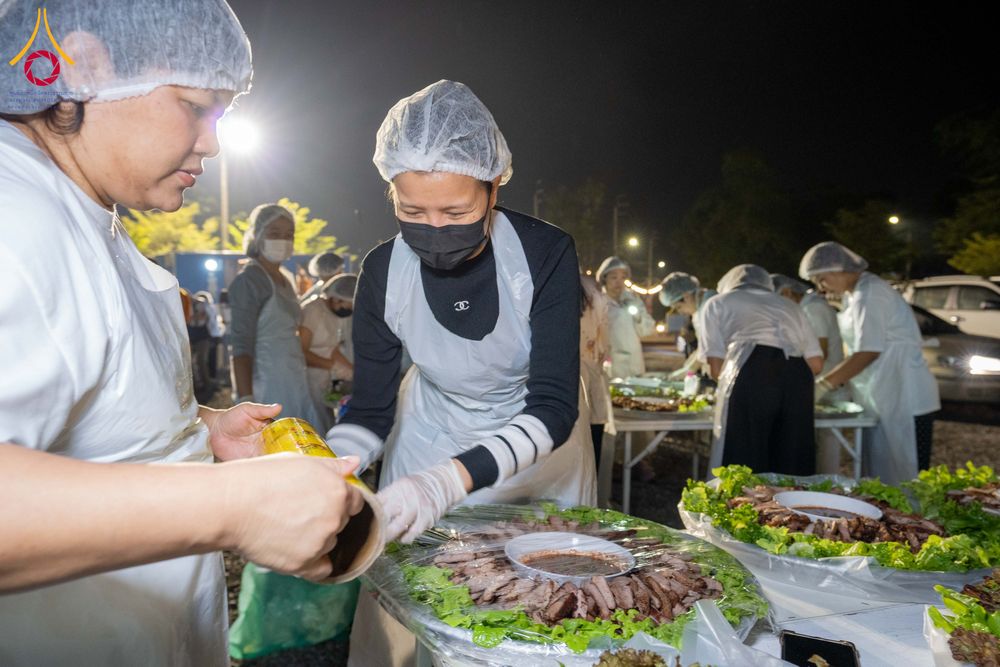 ภาพ No.295787:วันที่ 17 มกราคม พ.ศ. 2569 พิธีถวายภัตตาหารเป็นสังฆทาน แด่พระธรรมยาตรา ณ วัดโบสถ์บน ต.บางคูเวียง จ.นนทบุรี อนุสรณ์สถานลำดับที่ 4 สถานที่เกิดด้วยกายธรรม ในโครงการธรรมยาตรา กตัญญูบูชา มหาปูชนียาจารย์ พระมงคลเทพมุนี(สด จนฺทสโร) พระผู้ปราบมาร อนุสรณ์สถาน 7 แ