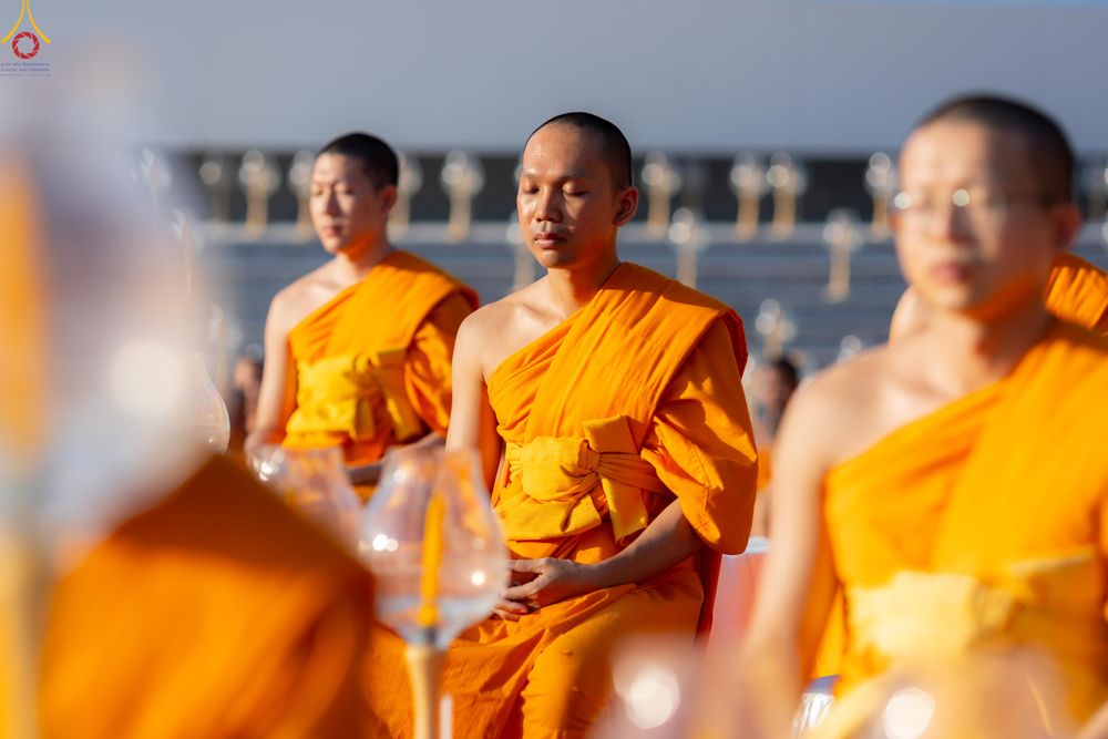 ภาพ No.291982:วันที่ 10 มกราคม พ.ศ. 2569 พิธีจุดประทีปถวายเป็นพุทธบูชา และบูชาธรรมมหาปูชนียาจารย์  ณ อนุสรณ์สถานคลองบางนางแท่น อ.สามพราน จ.นครปฐม ในโครงการธรรมยาตรา กตัญญูบูชา มหาปูชนียาจารย์ พระมงคลเทพมุนี(สด จนฺทสโร) พระผู้ปราบมาร อนุสรณ์สถาน 7 แห่ง ปีที่ 14