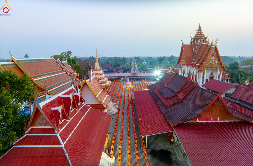 ภาพ No.297752:วันที่ 18 มกราคม พ.ศ. 2569 พิธีตักบาตรพระธรรมยาตรา ณ วัดโบสถ์บน ต.บางคูเวียง จ.นนทบุรี อนุสรณ์สถานลำดับที่ 4 สถานที่เกิดด้วยกายธรรม ในโครงการธรรมยาตรา กตัญญูบูชา มหาปูชนียาจารย์ พระมงคลเทพมุนี(สด จนฺทสโร) พระผู้ปราบมาร อนุสรณ์สถาน 7 แห่ง ปีที่ 14