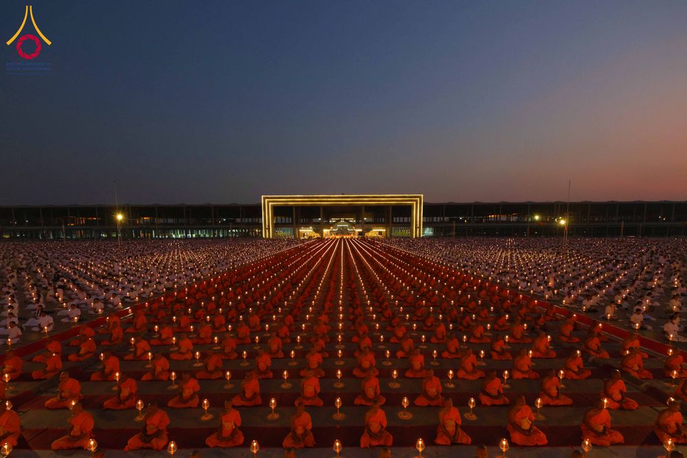 ภาพ No.307144:วันที่ 31 มกราคม พ.ศ. 2569  พิธีจุดประทีปธรรมถวายเป็นพุทธบูชา  และบูชาธรรมมหาปูชนียาจารย์ (ภาพชุดที่ 1) ณ วัดพระธรรมกาย ปทุมธานี ในโครงการธรรมยาตรา กตัญญูบูชา มหาปูชนียาจารย์ พระมงคลเทพมุนี(สด จนฺทสโร) พระผู้ปราบมาร อนุสรณ์สถาน 7 แห่ง ปีที่ 14