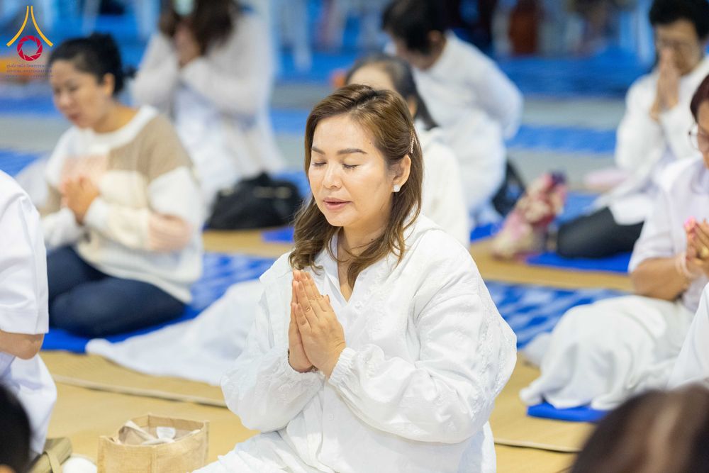 ภาพ No.288836:วันที่ 6 มกราคม พ.ศ. 2569 พิธีถวายภัตตาหารเป็นสังฆทาน แด่พระธรรมยาตรา ในโครงการธรรมยาตรา กตัญญูบูชา มหาปูชนียาจารย์ พระมงคลเทพมุนี(สด จนฺทสโร) พระผู้ปราบมาร อนุสรณ์สถาน 7 แห่ง ปีที่ 14 ณ อนุสรณ์สถานมหาวิหารพระมงคลเทพมุนี (โลตัสแลนด์) อ.สองพี่น้อง จ.สุพรร