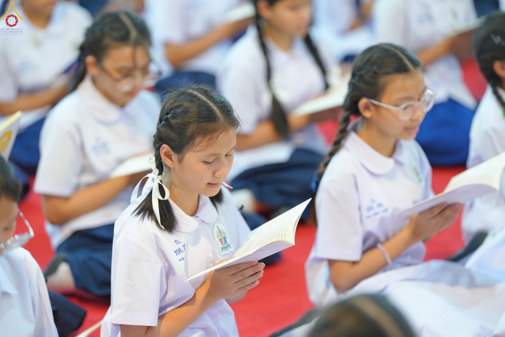 ภาพ No.289004:วันพุธที่ 17 ธันวาคม พ.ศ.2568 กิจกรรมเยาวชนไทยรวมใจทำความดี "เด็กดีมหานคร ต้นแบบด้านศีลธรรม" แข่งขันสอบตอบปัญหาศีลธรรมในพระพุทธศาสนา ครั้งที่ 7 และวันรวมพลังเด็กดี V-Star ประจำปี 2568 ณ วัดมหาธาตุยุวราชรังสฤษฎิ์ราชวรมหาวิหาร กรุงเทพมหานคร