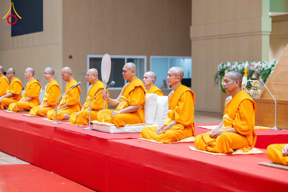 ภาพ No.319569:วันเสาร์ที่ 4 เมษายน พ.ศ.2569 พิธีขอขมา มอบผ้าไตร และถวายบาตรแด่นาคธรรมทายาท ในโครงการบรรพชาสามเณรฟื้นฟูพระพุทธศาสนาทั่วไทย โครงการหน่อแก้วเปรียญธรรม รุ่นที่ 14 โครงการสามเณรยุวธรรมทายาท รุ่นที่ 34 โครงการสามเณรมัชฌิมธรรมทายาท รุ่นที่ 30 ณ สภาธรรมกายสากล