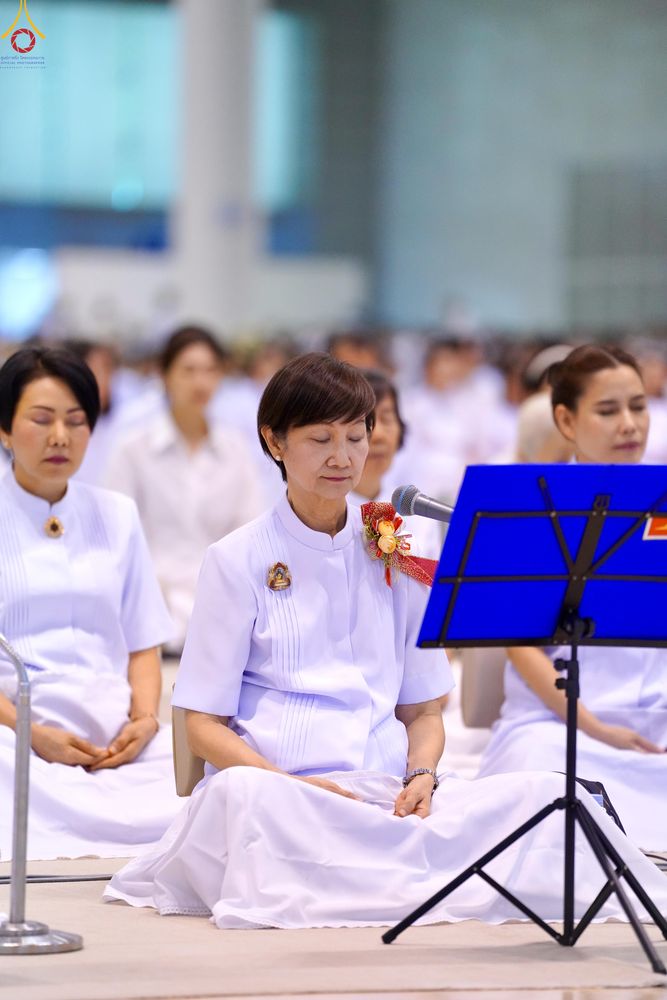 ภาพ No.311400:วันอาทิตย์ต้นเดือนที่ 1 มีนาคม พ.ศ.2569 พิธีตักบาตร และ พิธีบูชาข้าวพระ ณ สภาธรรมกายสากล วัดพระธรรมกาย