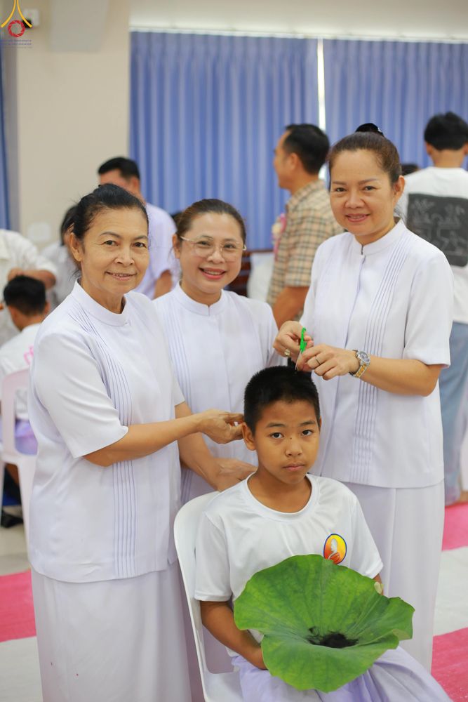 ภาพ No.320099:วันเสาร์ที่ 4 เมษายน 2569 พิธีตัดปอยผม ขอขมาผู้ปกครอง  มอบบาตร-ผ้าไตร และพิธีบรรพชาสามเณร 87 รูป  ณ ศูนย์ปฏิบัติธรรมระยอง(บ้านช่องลม)  ต.บางบุตร อ.บ้านค่าย จ.ระยอง