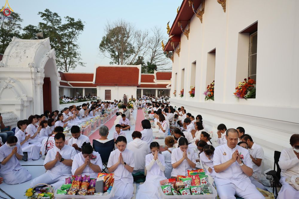 ภาพ No.297508:วันที่ 18 มกราคม พ.ศ. 2569 พิธีตักบาตรพระธรรมยาตรา ณ วัดโบสถ์บน ต.บางคูเวียง จ.นนทบุรี อนุสรณ์สถานลำดับที่ 4 สถานที่เกิดด้วยกายธรรม ในโครงการธรรมยาตรา กตัญญูบูชา มหาปูชนียาจารย์ พระมงคลเทพมุนี(สด จนฺทสโร) พระผู้ปราบมาร อนุสรณ์สถาน 7 แห่ง ปีที่ 14