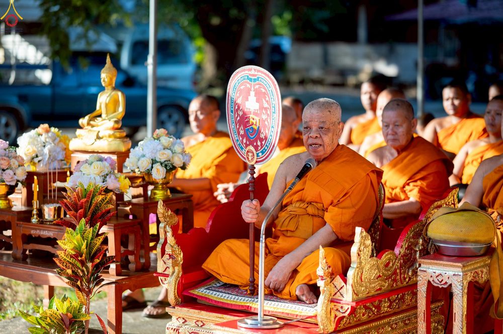 ภาพ No.234375:วันพฤหัสบดีที่ 24 กรกฎาคม พ.ศ. 2568 พิธีถวายสังฆทานแก่คณะสงฆ์ 323 วัด , พิธีมอบกองทุนหนุนแรงใจช่วยครูใต้ , พิธีทำบุญส่วนกุศลแด่ผู้วายชนม์ ในเหตุการณ์ความไม่สงบ 4 จังหวัด ชายแดนภาคใต้ (ปัตตานี , ยะลา , นราธิวาส , สงขลา) ปีที่ 21 ครั้งที่ 179 ณ วัดเวฬุวัน 
