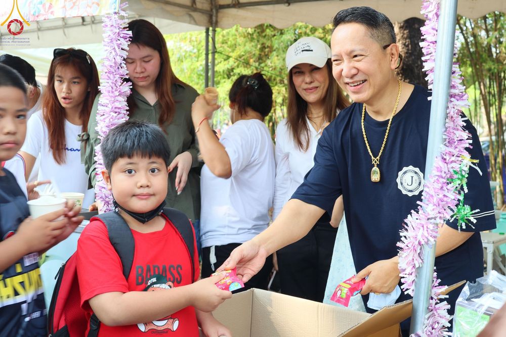 ภาพ No.111224:กิจกรรมงานวันเด็กแห่งชาติ รวมพลังเด็กเก่งและดี สร้างความดีสากล ปีที่ 6 ร่วมจัดโดย เทศบาลเมืองท่าโขลง พุทธสมาคมปทุมธานี องค์การบริหารส่วนตำบลคลองสาม ณ วัดพระธรรมกาย จ.ปทุมธานี วันที่ 13 มกราคม พ.ศ. 2567