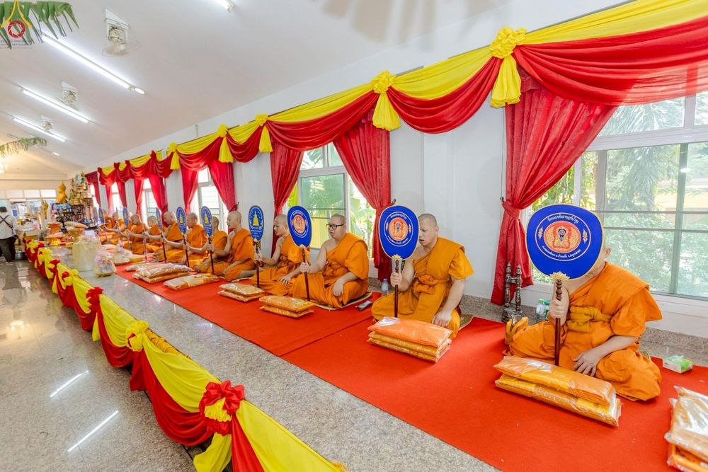 ภาพ No.250963:วันพุธที่ 8 ตุลาคม พ.ศ. 2568 พิธีทอดกฐินสามัคคีทั่วไทย 30,000 วัด โดยคณะศิษยานุศิษย์ บูชาธรรม 81 ปี หลวงพ่อธัมมชโย ณ วัดคลองตันราษฎร์บำรุง อ. บ้านแพ้ว จ. สมุทรสาคร