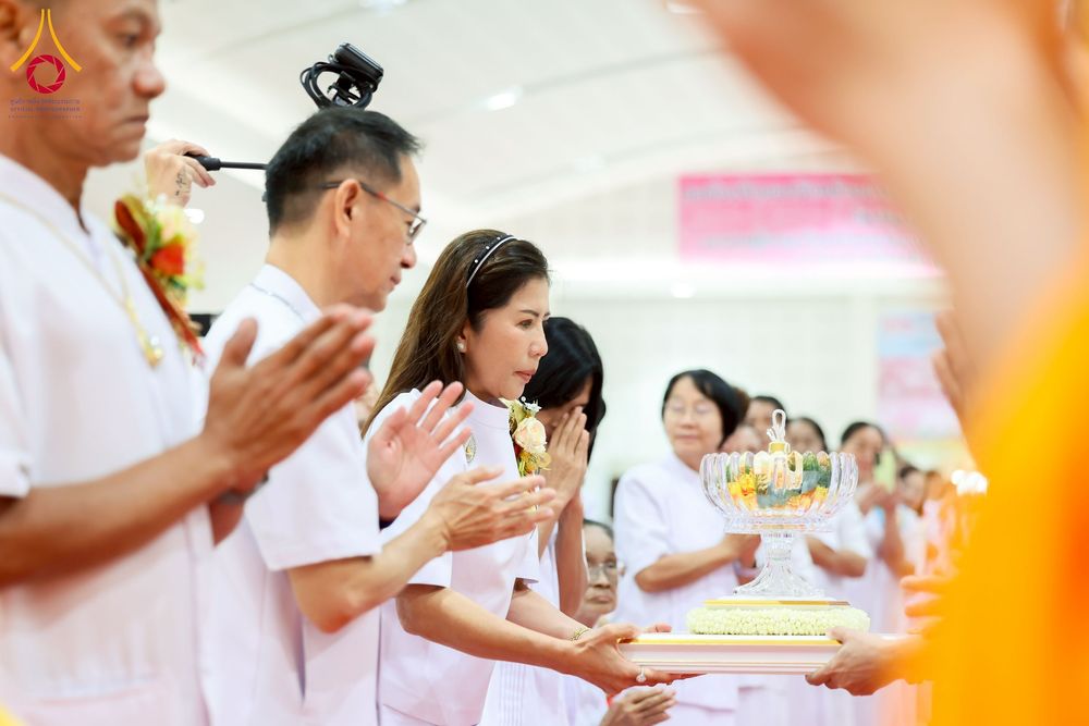 ภาพ No.254790:วันที่ 15 ตุลาคม พ.ศ. 2568 พิธีบรรจุพระบรมสารีริกธาตุภายในพระเกตุองค์พระประธาน สมโภชพระประธาน พระธรรมกาย ณ ศูนยอบรมเยาวชนกาญจนบุรี