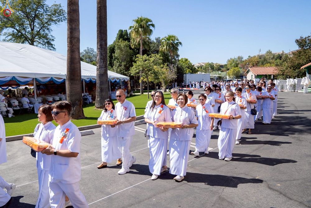 ภาพ No.259306:วันอาทิตย์ที่ 12 ตุลาคม พ.ศ. 2568 พิธีทอดกฐินบรมจักรพรรดิ สร้างอุโบสถ 82 ปี บูชาธรรมหลวงพ่อธัมมชโย ณ วัดพระธรรมกายแคลิฟอร์เนีย ประเทศสหรัฐอเมริกา 