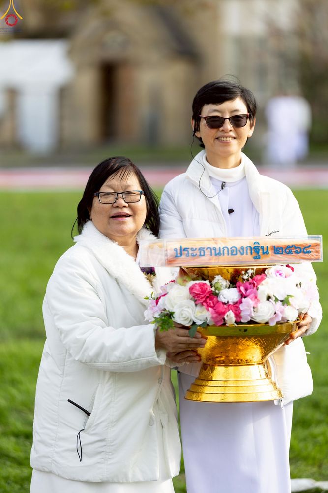 ภาพ No.270859:วันอาทิตย์ที่ 19 ตุลาคม พ.ศ. 2568 พิธีทอดกฐิน “หนึ่งไม่มีสอง” วัดพระธรรมกายนิวคาสเซิล เมืองนิวคาสเซิล ประเทศอังกฤษ 