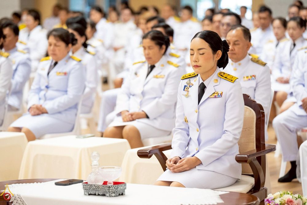 ภาพ No.234914:พิธีเจริญพระพุทธมนต์ ปฎิบัติธรรมเจริญสมาธิภาวนา และพิธีทำบุญตักบาตร เพื่อถวายเป็นพระราชกุศลแด่พระบาทสมเด็จพระวชิรเกล้าเจ้าอยู่หัว เนื่องในโอกาสวันเฉลิมพระชนมพรรษา 28 กรกฎาคม พ.ศ. 2568 ณ ห้องแก้วสารพัดนึก 2 วัดพระธรรมกาย อ.คลองหลวง จ.ปทุมธานี