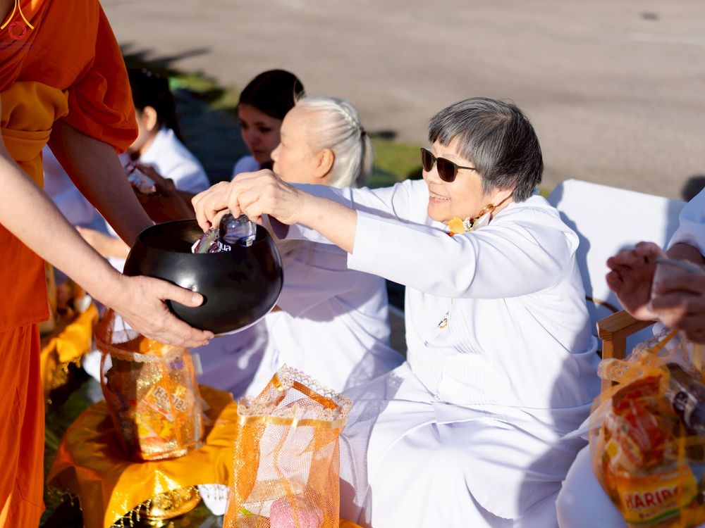 ภาพ No.254087:วันที่ 12 ตุลาคม พ.ศ. 2568 พิธีทอดกฐินวัดพระธรรมกายบูโรส ประเทศสวีเดน