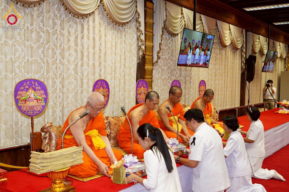 ภาพ No.270783:วันที่ 18 พฤศจิกายน พ.ศ. 2568 วัดพระธรรมกาย เป็นเจ้าภาพบำเพ็ญกุศล  คุณยายอาจารย์ ดร.ตรีธา เนียมขำ  อดีตนายกสมาคมศิษย์หลวงพ่อวัดปากน้ำ ณ ศาลาสตมานุสรณ์ (ศาลาเรือนไทย) วัดปากน้ำ  พระอารามหลวง เขตภาษีเจริญ กรุงเทพมหานคร