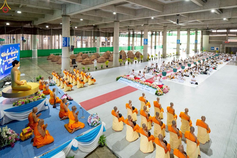 ภาพ No.235313:วันที่ 27 กรกฎาคม พ.ศ. 2568 พิธีตักบาตรฉลองพระใหม่ โครงการบรรพชาและอุปสมบทมู่รุ่นเข้าพรรษา ณ วัดพระธรรมกาย