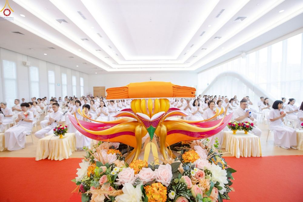 ภาพ No.254252:วันที่ 12 ตุลาคม พ.ศ. 2568 พิธีทอดกฐินสามัคคีวัดพระธรรมกายสิงคโปร์  新加坡法身寺功德衣法会 Dhammakaya Centre Singapore Kathina Ceremony  