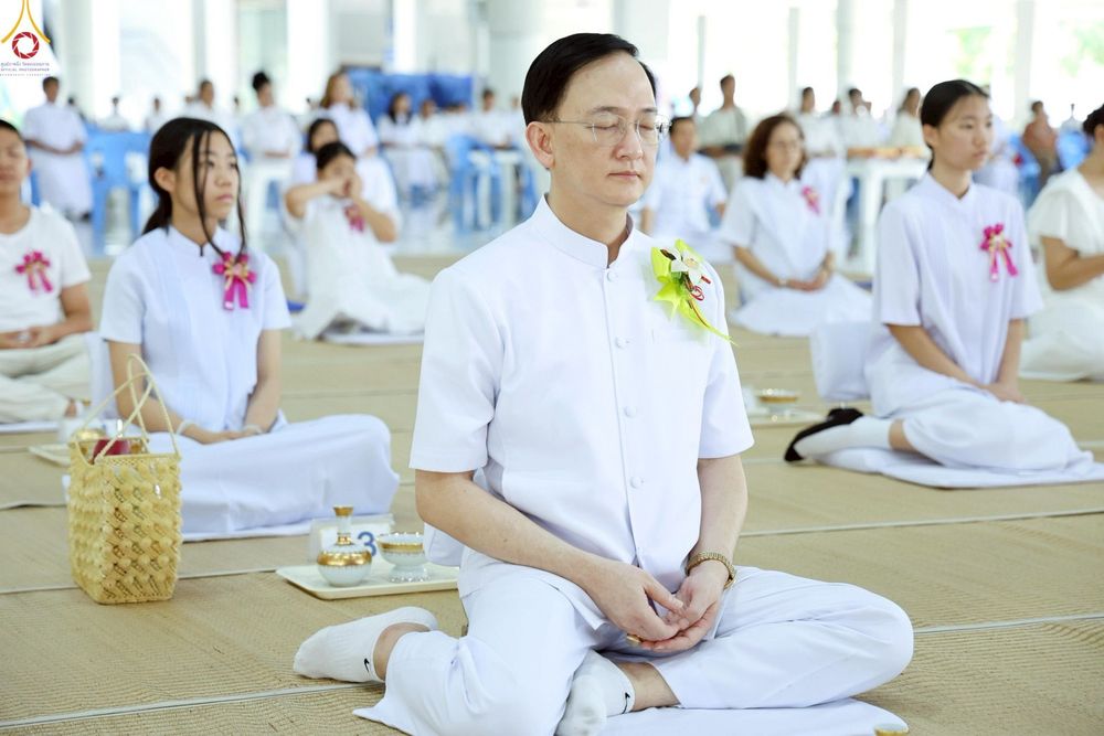 ภาพ No.247013:วันที่ 20 กันยายน พ.ศ. 2568 พิธีถวายเมนูสวรรค์เพื่อการบรรลุธรรม ณ หอฉันคุณยายอาจารย์ฯ วัดพระธรรมกาย